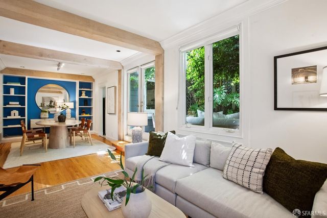 907 Douglass Street, San Francisco, CA 94114