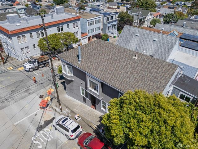 907 Douglass Street, San Francisco, CA 94114