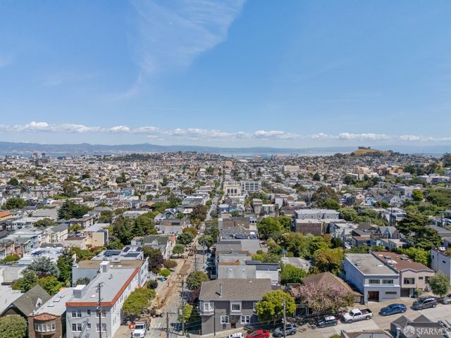 907 Douglass Street, San Francisco, CA 94114