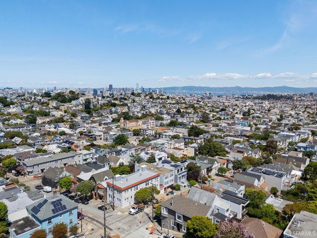 907 Douglass Street, San Francisco, CA 94114