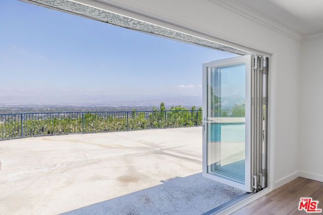 3710 Glenridge Drive, Los Angeles, CA 91423