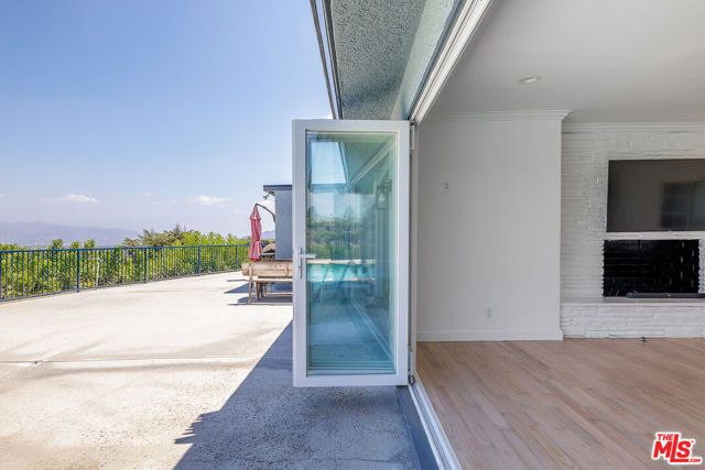 3710 Glenridge Drive, Los Angeles, CA 91423