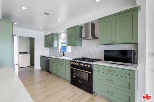 3710 Glenridge Drive, Los Angeles, CA 91423