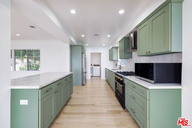 3710 Glenridge Drive, Los Angeles, CA 91423