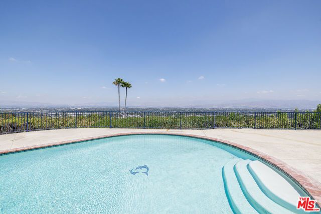 3710 Glenridge Drive, Los Angeles, CA 91423