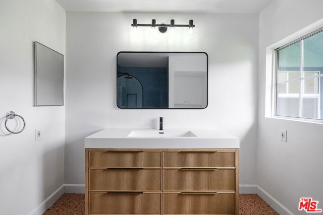3710 Glenridge Drive, Los Angeles, CA 91423