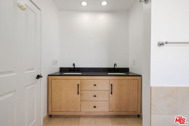 3710 Glenridge Drive, Los Angeles, CA 91423