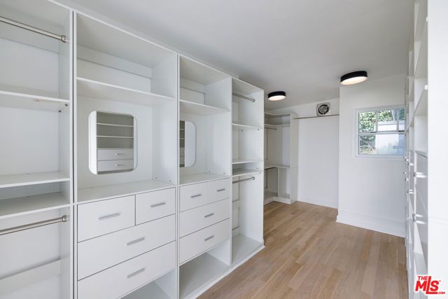 3710 Glenridge Drive, Los Angeles, CA 91423