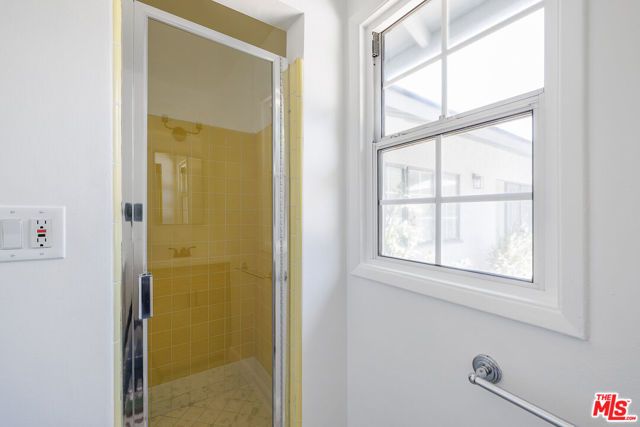 3710 Glenridge Drive, Los Angeles, CA 91423