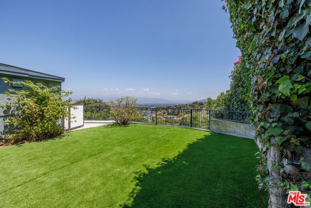 3710 Glenridge Drive, Los Angeles, CA 91423