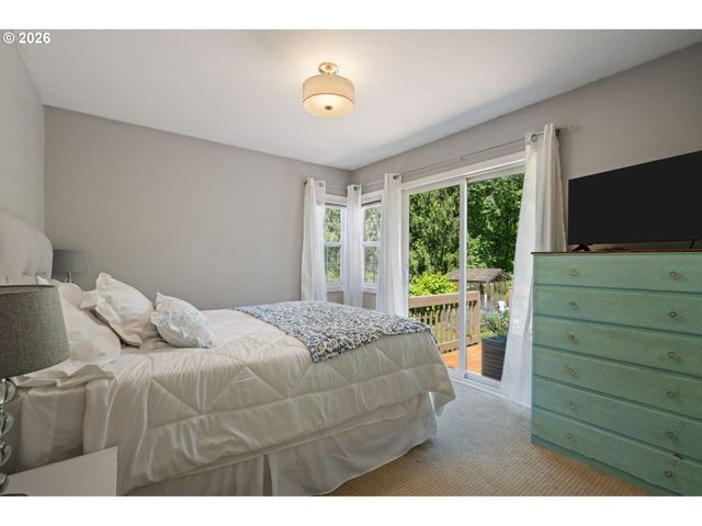 9511 Se TENINO Ct, Portland, OR 97266