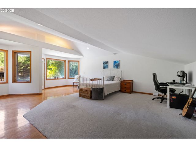 9511 Se TENINO Ct, Portland, OR 97266