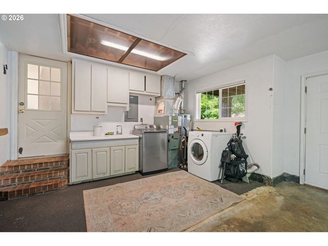 9511 Se TENINO Ct, Portland, OR 97266
