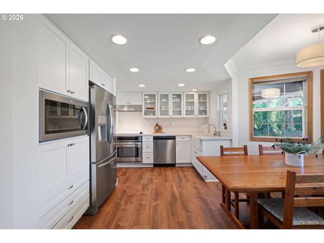 9511 Se TENINO Ct, Portland, OR 97266