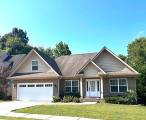 1826 Preservation Dr, NE, Cleveland, TN 37323