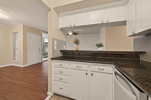 3400 Timmons Lane 31, Houston, TX 77027