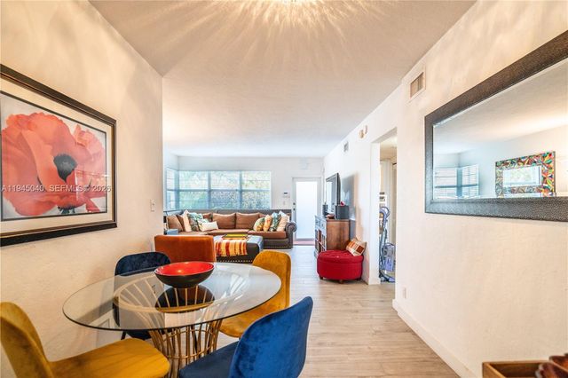 350 S Shore Dr 4, Miami Beach, FL 33141