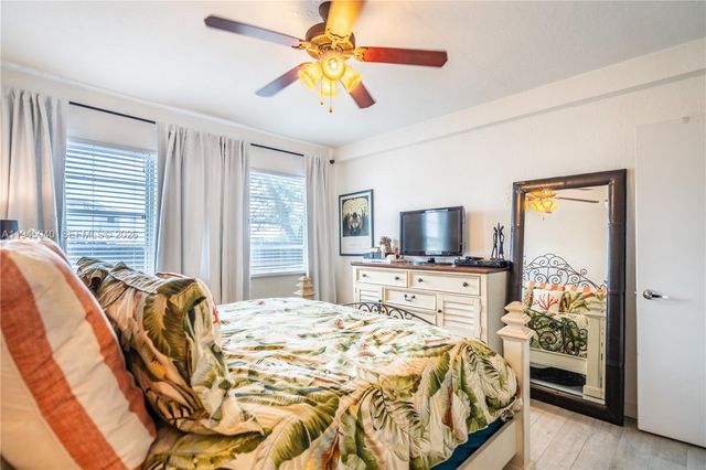 350 S Shore Dr 4, Miami Beach, FL 33141