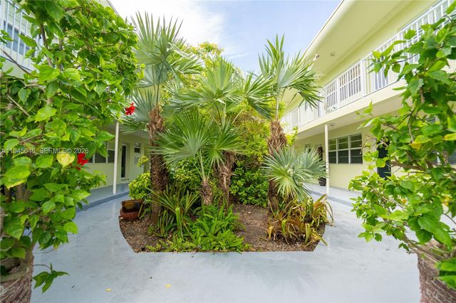 350 S Shore Dr 4, Miami Beach, FL 33141