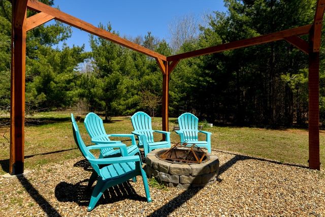 72 New Braintree Rd, West Brookfield, MA 01585