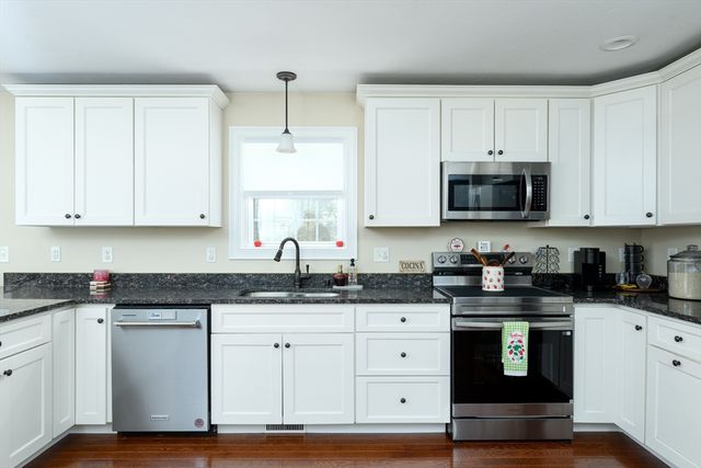 72 New Braintree Rd, West Brookfield, MA 01585