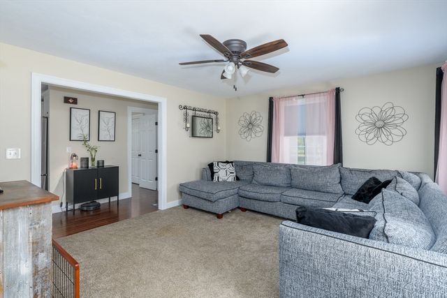 72 New Braintree Rd, West Brookfield, MA 01585