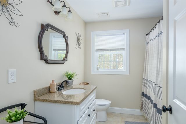 72 New Braintree Rd, West Brookfield, MA 01585
