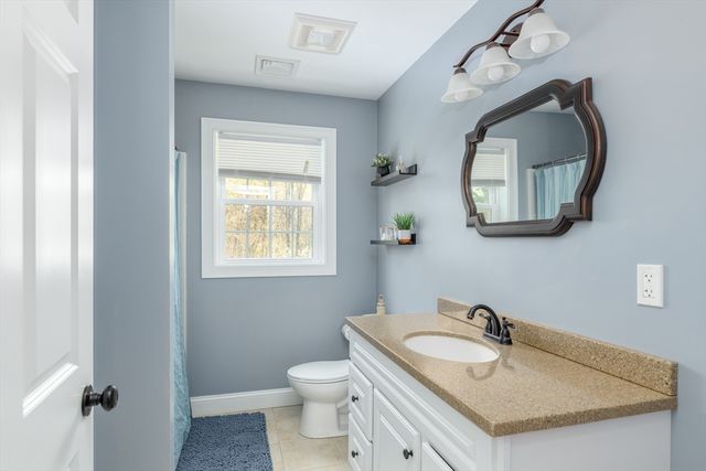 72 New Braintree Rd, West Brookfield, MA 01585