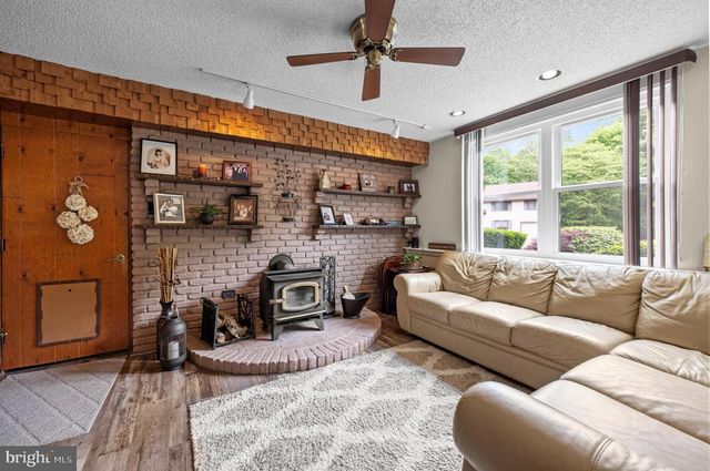 630 GREENBRIAR DRIVE, Williamstown, NJ 08094