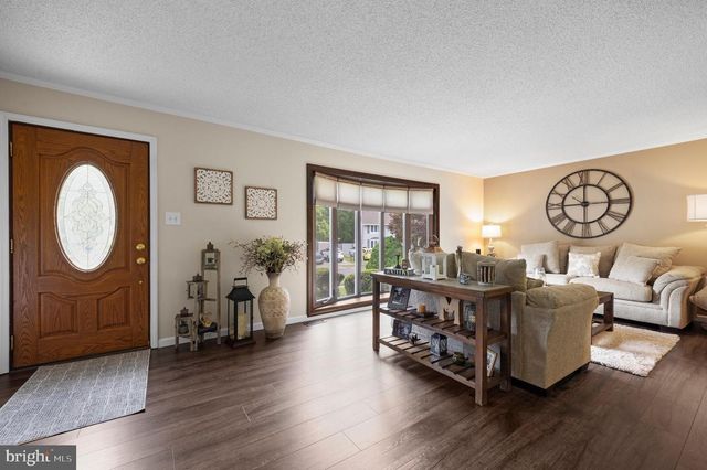 630 GREENBRIAR DRIVE, Williamstown, NJ 08094
