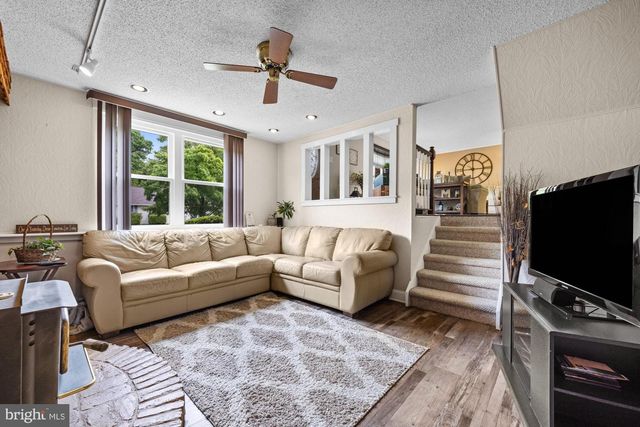 630 GREENBRIAR DRIVE, Williamstown, NJ 08094