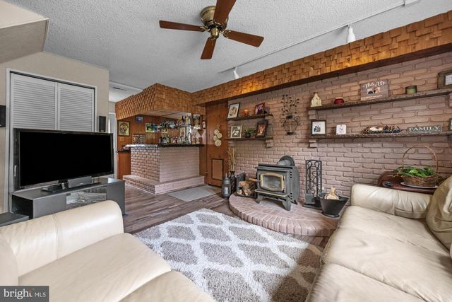630 GREENBRIAR DRIVE, Williamstown, NJ 08094