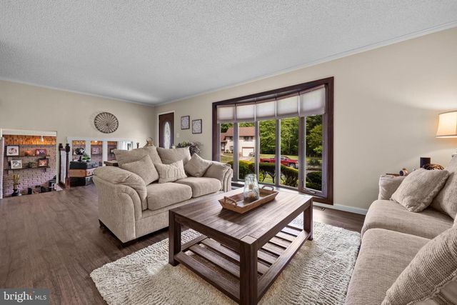 630 GREENBRIAR DRIVE, Williamstown, NJ 08094