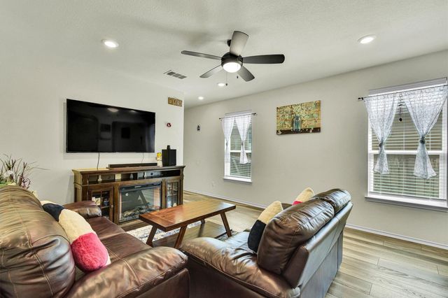 2950 E Old Settlers BLVD 70, Round Rock, TX 78665