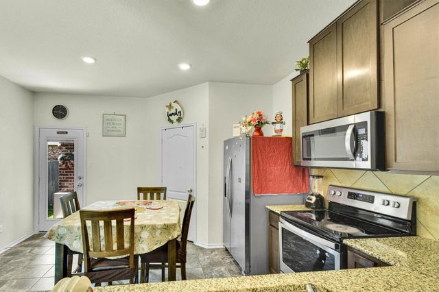 2950 E Old Settlers BLVD 70, Round Rock, TX 78665
