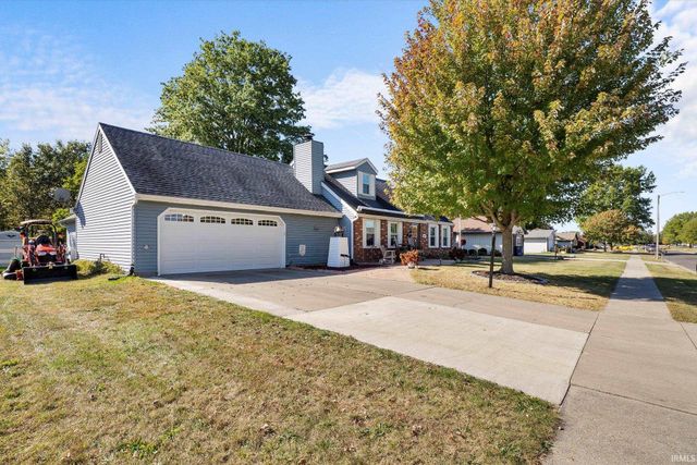 2512 Valley Creek Run, New Haven, IN 46774