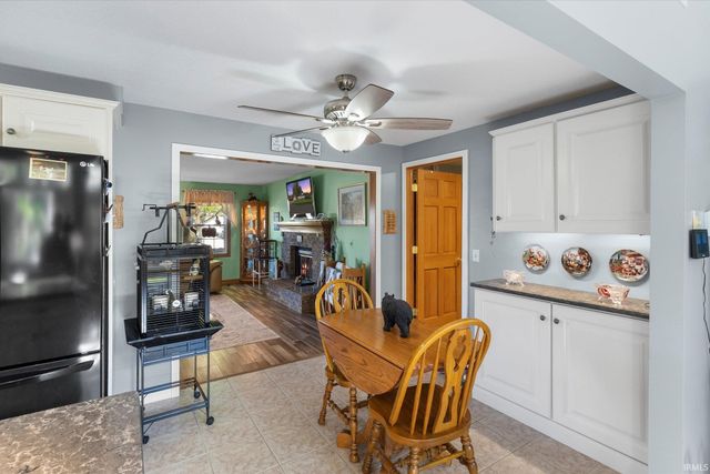 2512 Valley Creek Run, New Haven, IN 46774