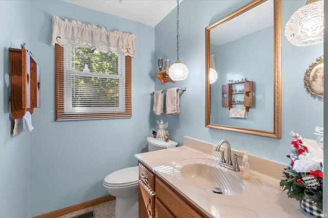 2512 Valley Creek Run, New Haven, IN 46774