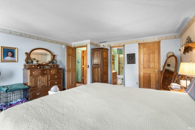 2512 Valley Creek Run, New Haven, IN 46774