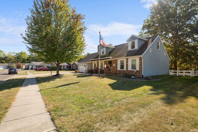 2512 Valley Creek Run, New Haven, IN 46774