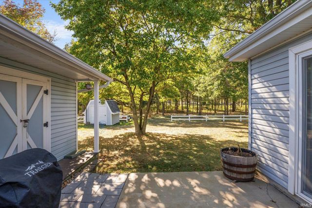 2512 Valley Creek Run, New Haven, IN 46774