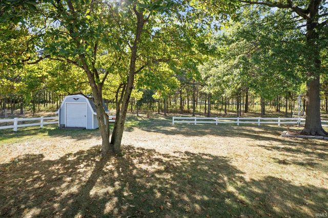 2512 Valley Creek Run, New Haven, IN 46774