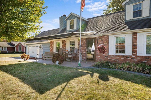 2512 Valley Creek Run, New Haven, IN 46774