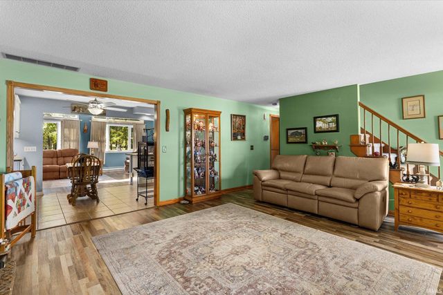 2512 Valley Creek Run, New Haven, IN 46774