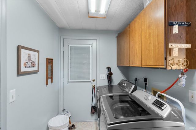 2512 Valley Creek Run, New Haven, IN 46774