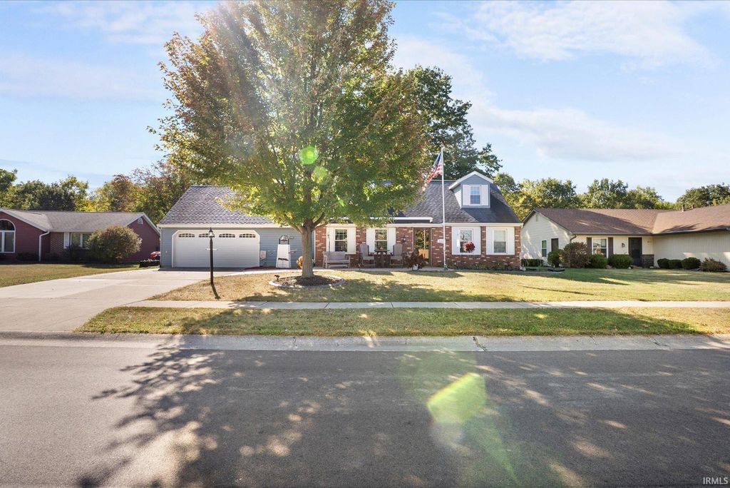 2512 Valley Creek Run, New Haven, IN 46774