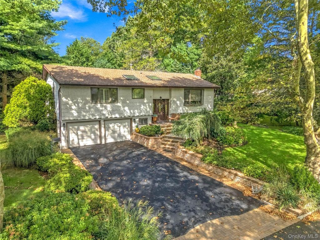 6 Kinsella Street, Dix Hills, NY 11746 — exterior