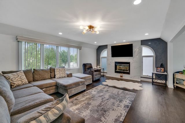 18219 Autumn Ridge Drive, Orland Park, IL 60467