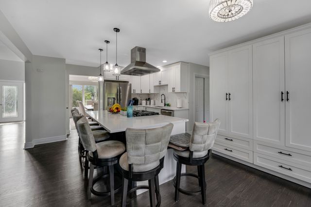 18219 Autumn Ridge Drive, Orland Park, IL 60467