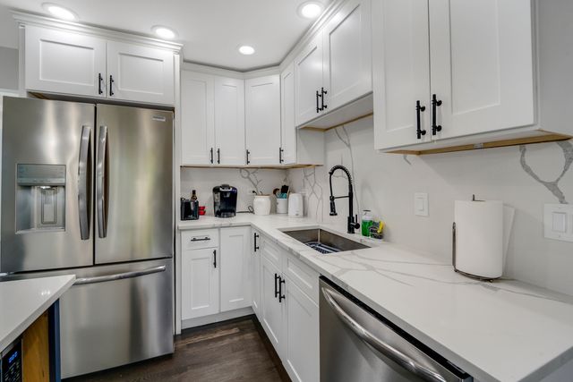 18219 Autumn Ridge Drive, Orland Park, IL 60467